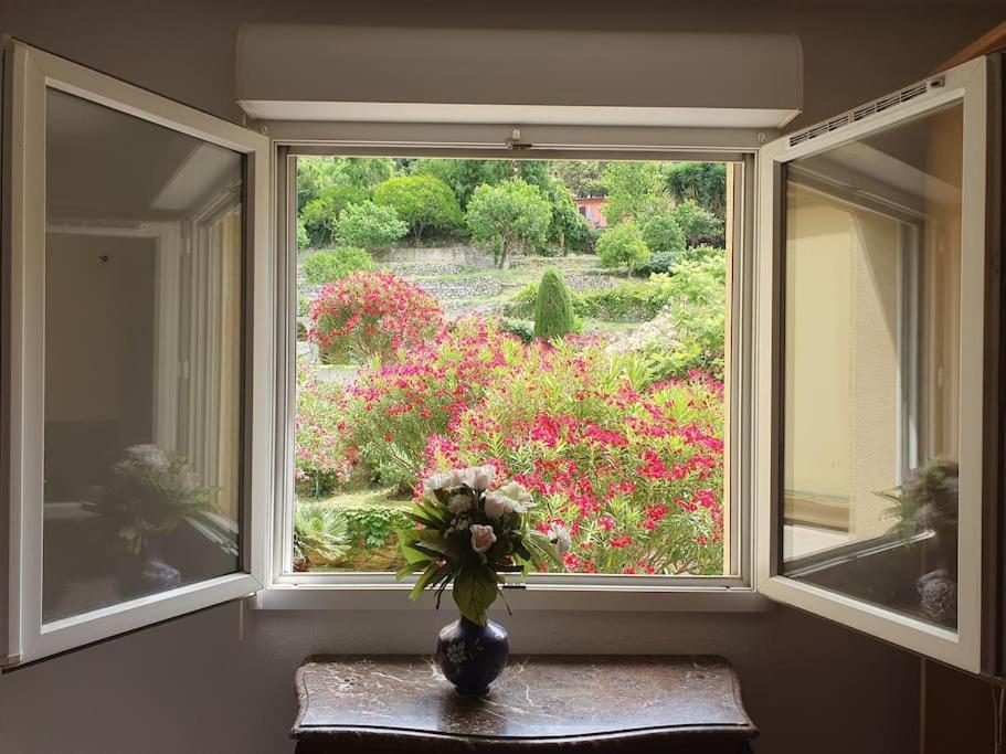 Appartement Yoyo. Menton Buitenkant foto