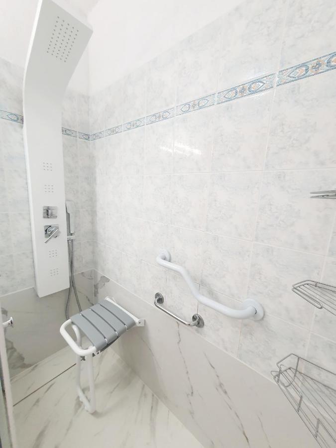 Appartement Yoyo. Menton Buitenkant foto