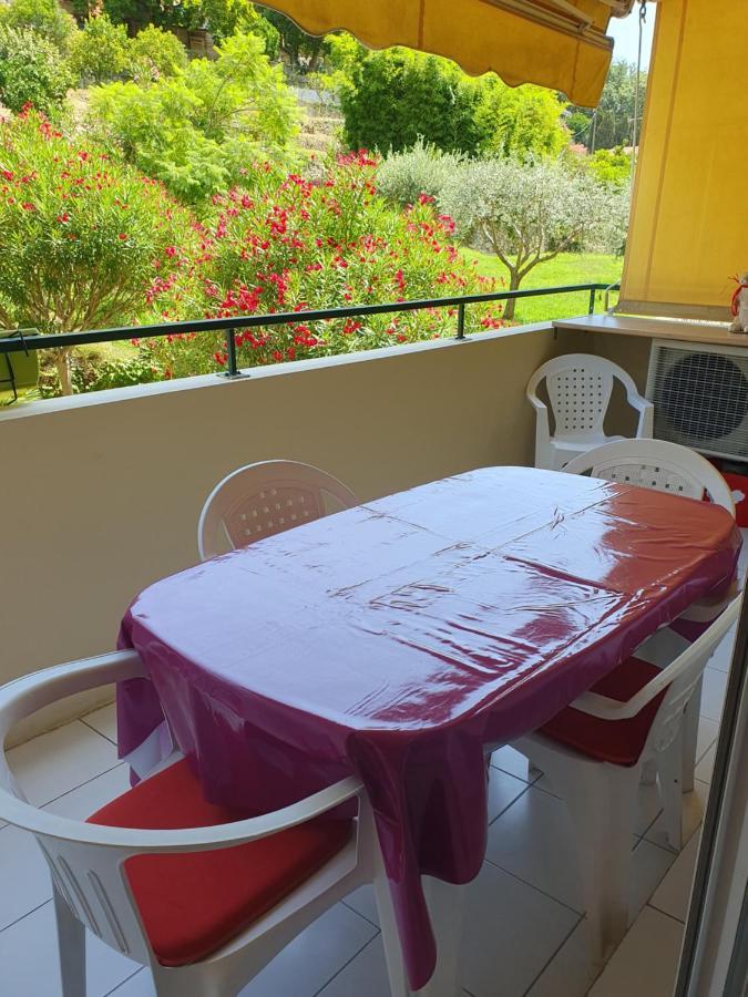 Appartement Yoyo. Menton Buitenkant foto